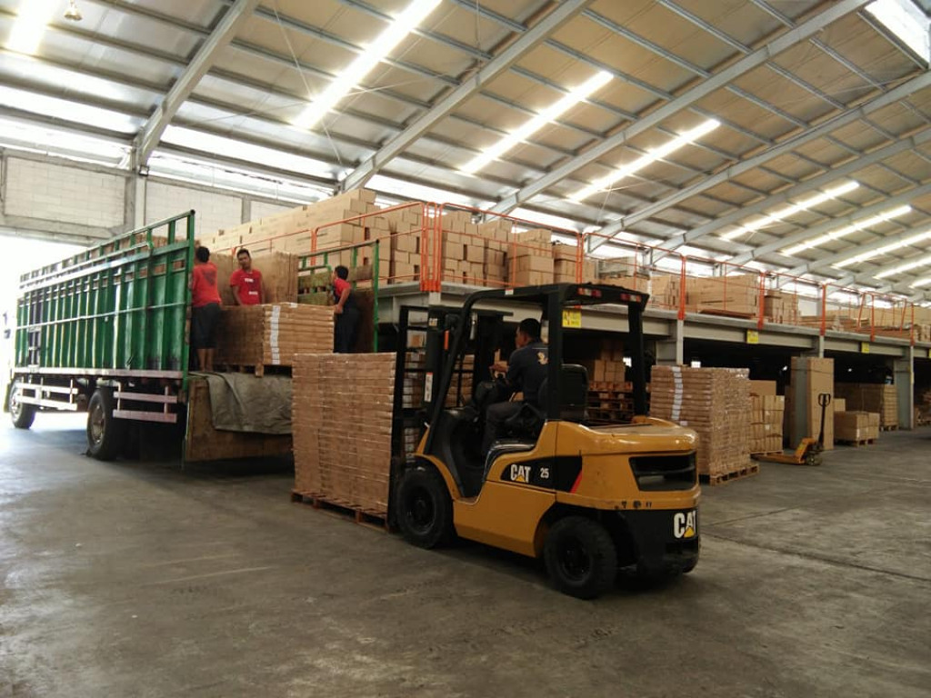 Jasa Ekspedisi Murah Jombang ke Makassar