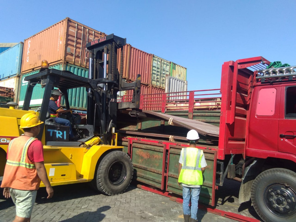 JASA PENGIRIMAN BARANG JOMBANG BANJARMASIN