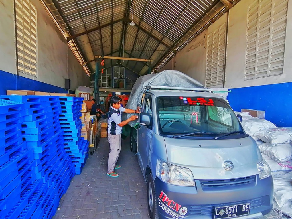 Jasa Ekspedisi Murah Kediri ke Makassar