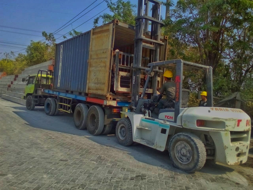 JASA PENGIRIMAN BARANG BLITAR MAKASSAR
