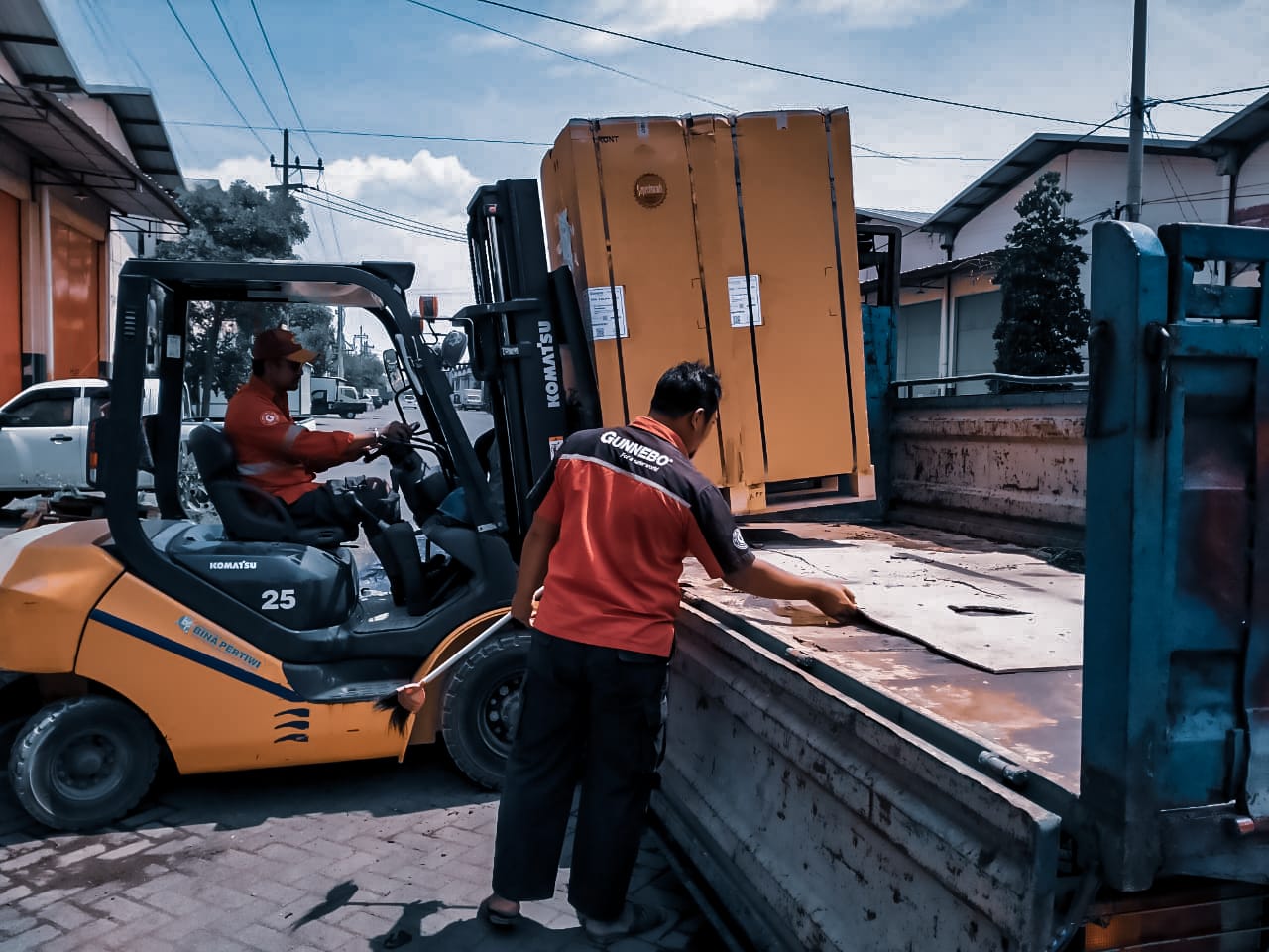 Jasa Ekspedisi Murah Makassar ke Semarang